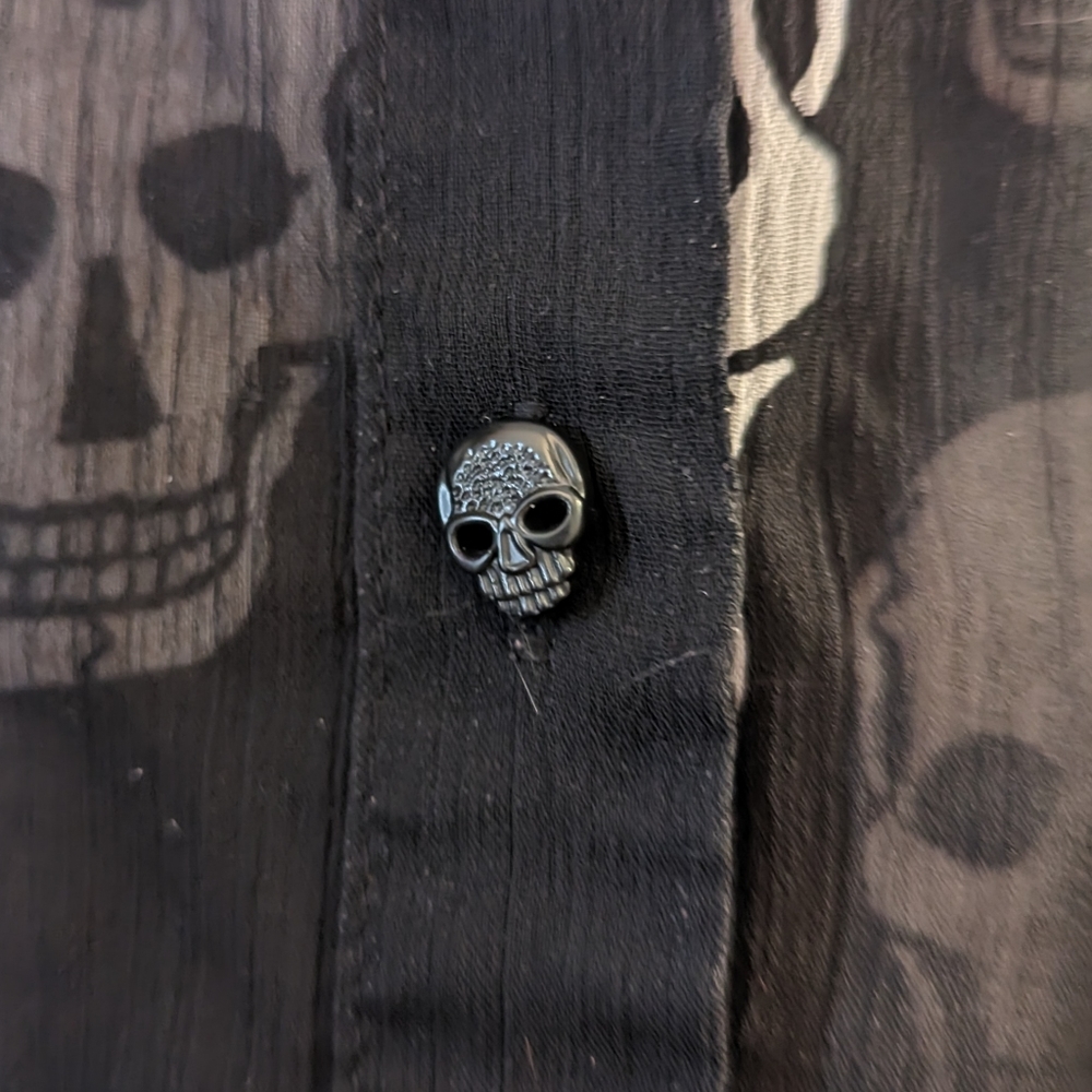 Skull Button Up - Picture 2 of 2
